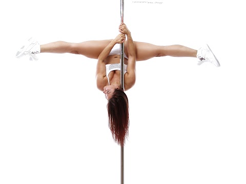 Aryanna Pole Dance - ISTRANA