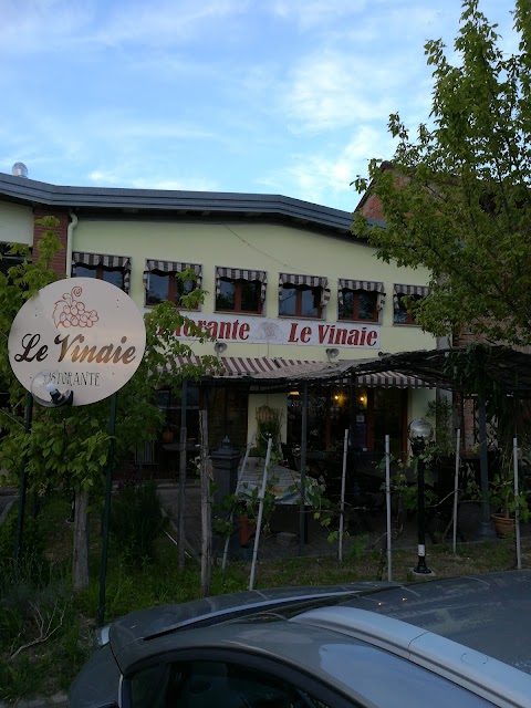 Le Vinaie Enoteca In Monleale