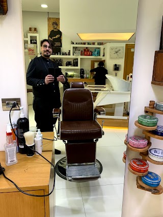 White Coiffeur Barber Shop