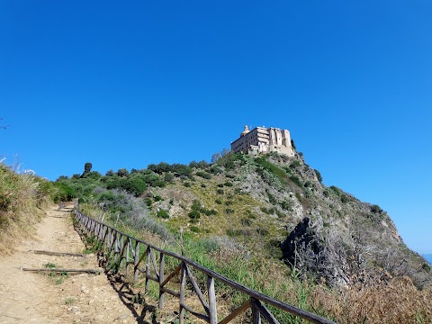 Inizio sentiero naturalistico Tindari - Coda di Volpe