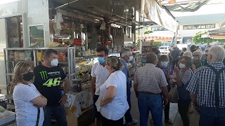 mercato domenicale degli agricoltori