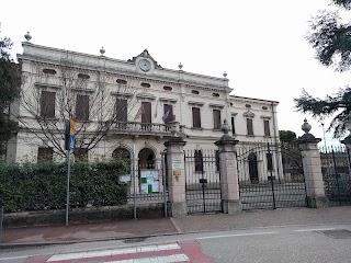 Scuola Primaria "A. Manzoni"