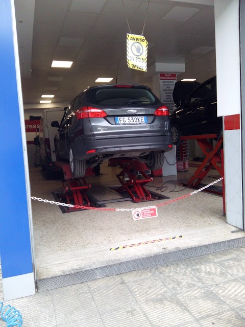 AutoCrew PNEUS EXPRESS SRL - Arval Center