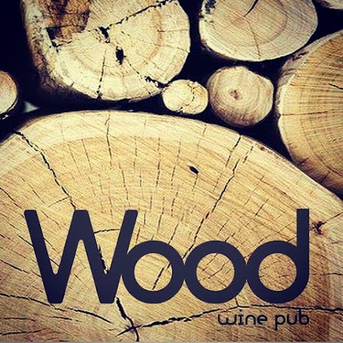 Wood Wine Pub