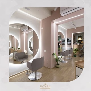 Royal -Luxury Green Salon-