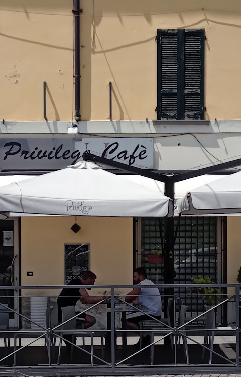 Pprivilege Cafe Di Lila Shpresa