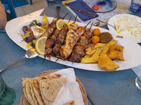 Helios Taverna Greca