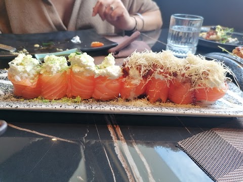 Momo Sushi Restaurant