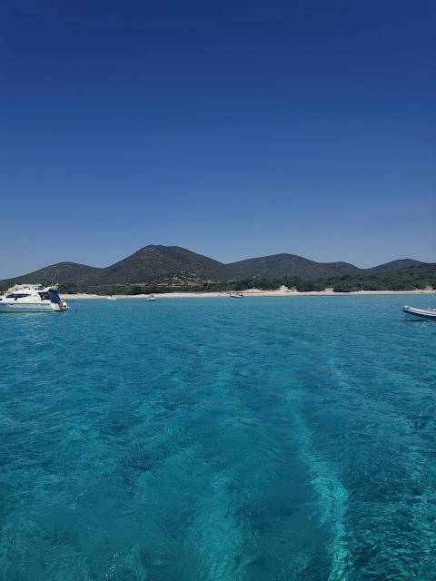 Futura Luxury Charter | Yacht rental | Boat tours | Transfers | B&B | Capri, Ischia, Procida, Amalfi Coast
