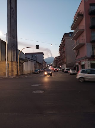 Ferramenta, colori e carta da parati