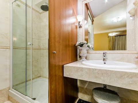 Luxury Rooms H 2000 Roma