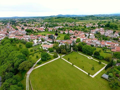 Villa Attems Cernozza di Postcastro / Vile Atimis Cernoza di Postcjastri