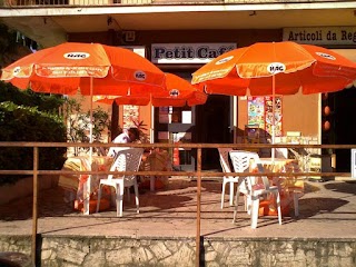 Petit Café