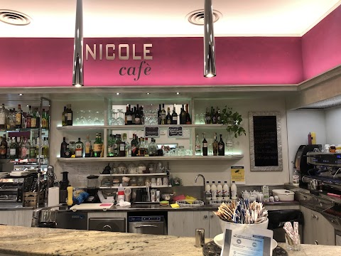 Nicole Cafe' Di Applauso Nicole