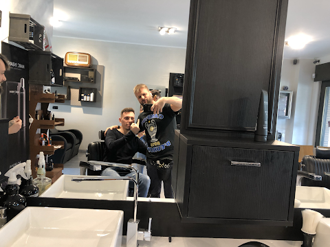 Gianni Cruciata , Barber Shop ,barberia italiana!