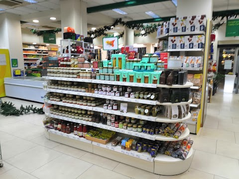 Cristaldi International Food Store