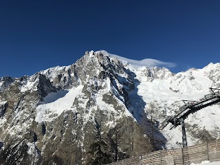 Scuola Sci e Snowboard Courmayeur