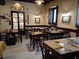 Trattoria Milanese Fuori Milano - Caffè della Posteria