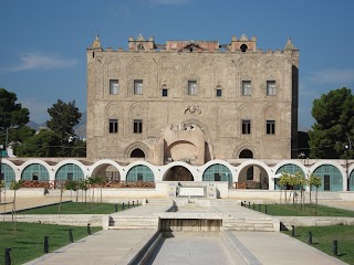 Palermo Luxury Apartment Sicily. Casa Vacanze Attico Elegante vicino Palazzo Reale.