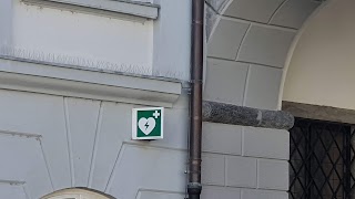 Avtomatski defibrilator (AED)