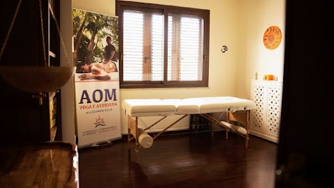 Alessandro Puccio AOM Ayurveda - Massaggio Yoga Retreat