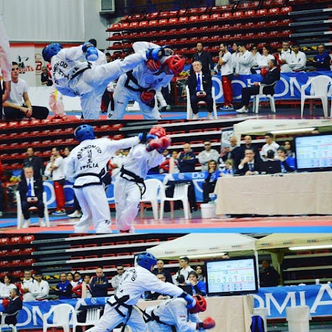 Extreme Fighters Roma - Team Master Minotti- Taekwon-Do/Kickboxing/Difesa Personale