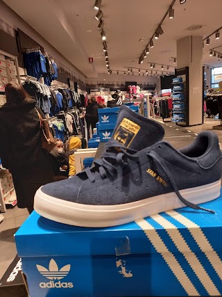 adidas Outlet Store Valmontone