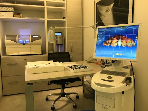 Partheno Dental Clinic di Giorgio Cocozza di Montanara