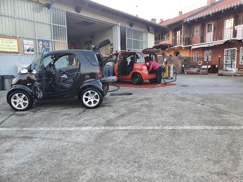 Autolavaggio vetture, camper, furgoni e camion