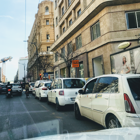 Servizio Taxi Portici~Ercolano~Torre Del Greco~San Giovanni A Teduccio~Massa Di Somma~Napoli