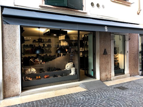 Paola Biagi Calzature & Accessori