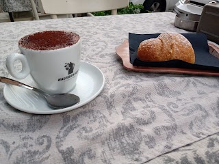 Crost Bakery & Cafè
