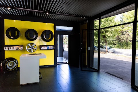 ARIP SRL - Driver Center Pirelli