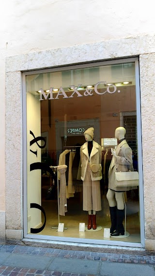 MAX&Co.