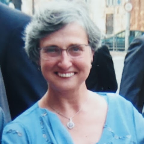 Dr. Teresita Marina Bracci, Ginecologo