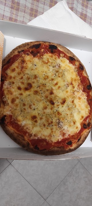 Infinity Pizzeria Pizzoleria d'Asporto con Forno a Legna e Servizio a Domicilio a Floridia
