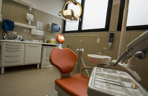 Dental Center Mambelli