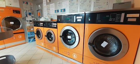 Lavanderia self service Laundry