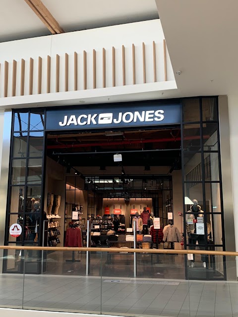 JACK & JONES