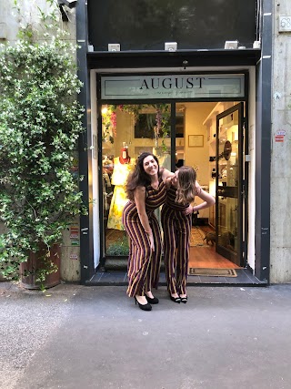 August concept store