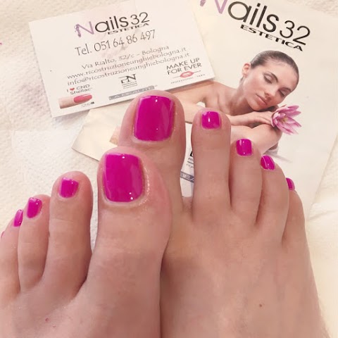 Nails 32