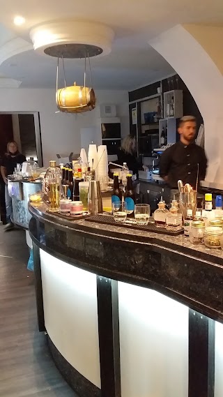 Moodon Cocktail Bar