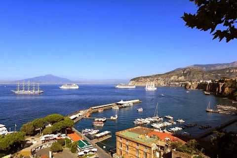 Smile Travel Car Sorrento - Private Tour Sorrento