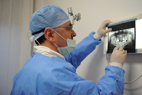 Dr.Maurizio Bellini odontoiatra Studio Dentistico