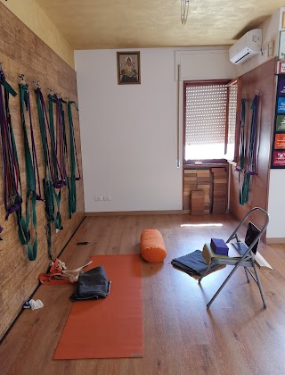 Yoga Civitavecchia Surya- Iyengar Yoga - Yoga e Psicoterapia