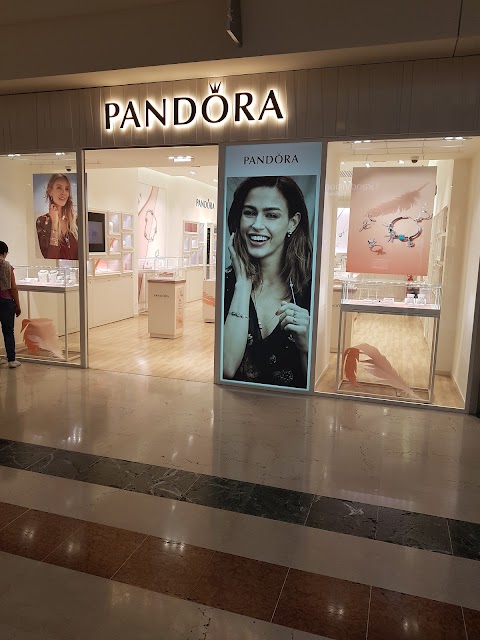 Pandora Concept Store c/o CC Grandemilia