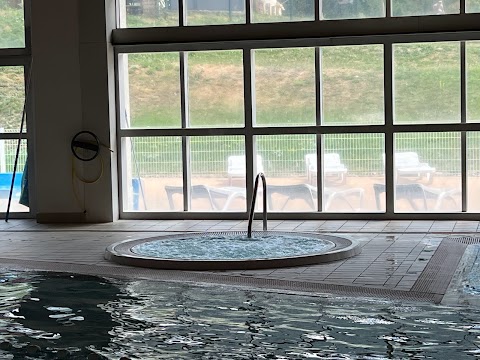 PISCINE et PATINOIRE du Parc de loisirs des Glières VAL CENIS