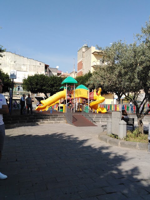 Piazza Dante Parco Giochi