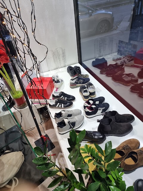 Harmony Shoes :Moschino, Premiata,Armani,Borbonese , Patrizia Pepe e Carmens [Rivenditori Negozi a Milano ]