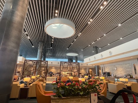 Emirates Lounge Airport
